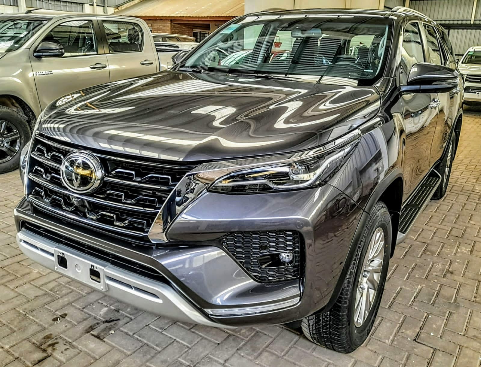 Acabado cerámico espejo profundo - Los Persas Pulidos